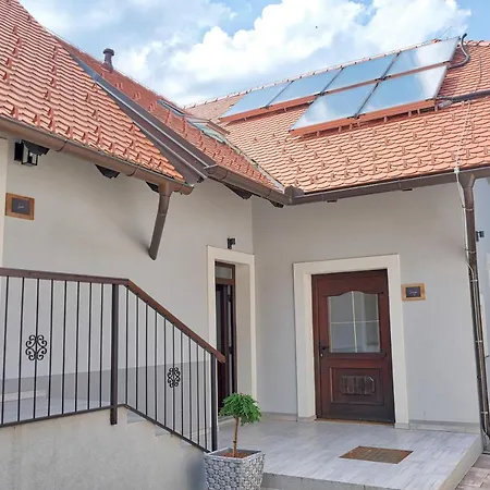 Auzlak Hisa, Apartments. Luce Exterior photo