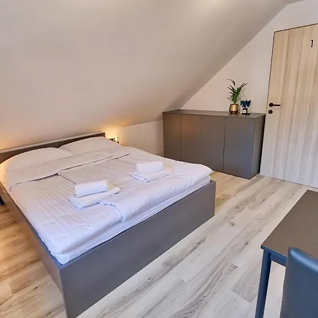 Auzlak Hisa, Apartments. Luce Exterior photo