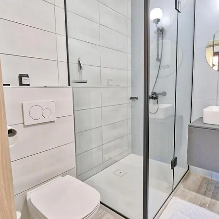 Auzlak Hisa, Apartments. Luce Room photo