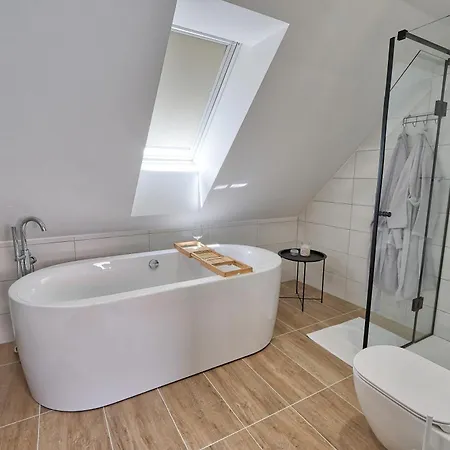 Auzlak Hisa, Apartments. Luce Room photo
