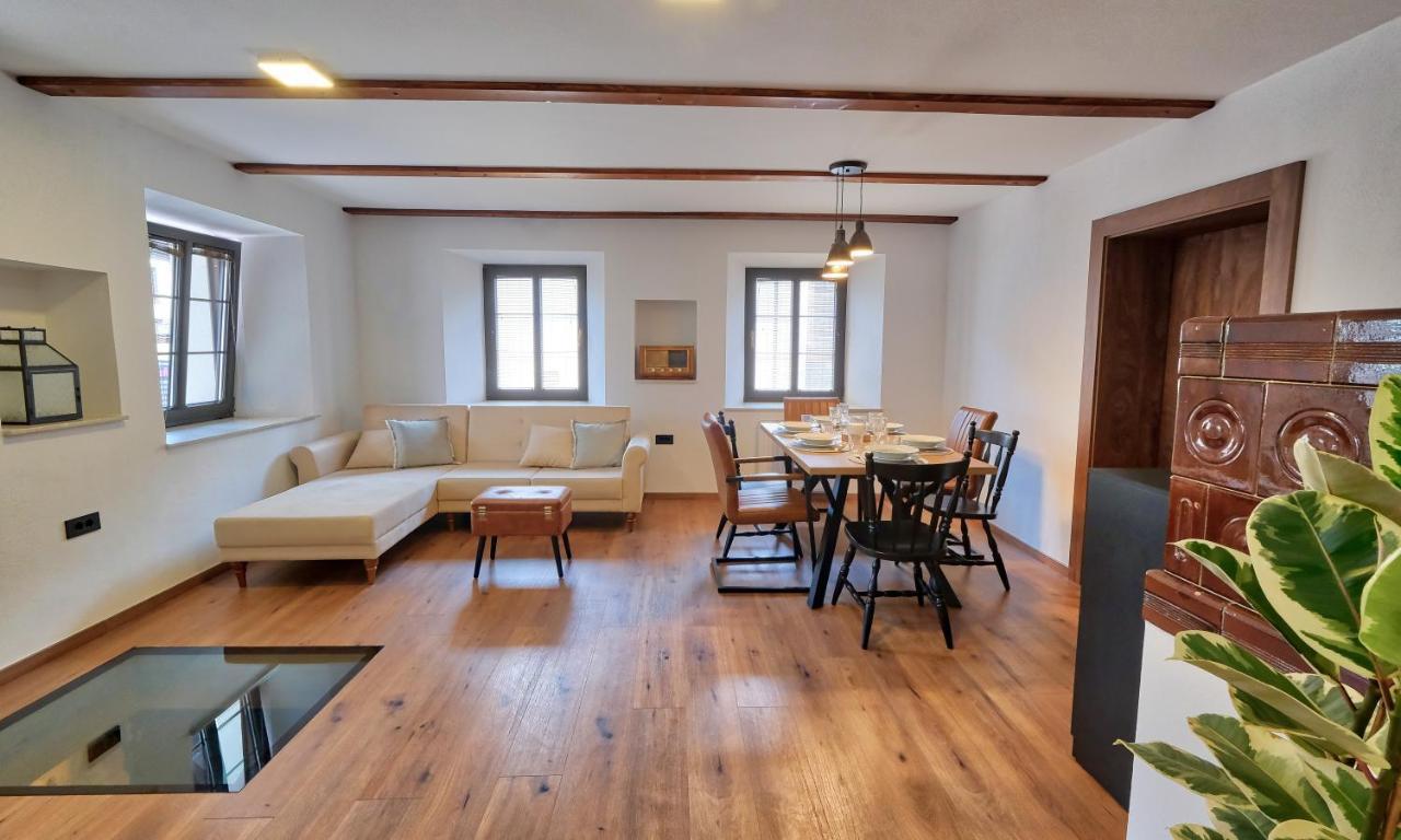 Appartement Auzlak Hisa, Apartments. Luče