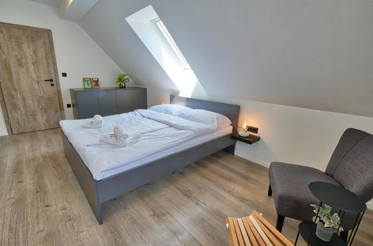 Auzlak Hisa, Apartments. Apartment