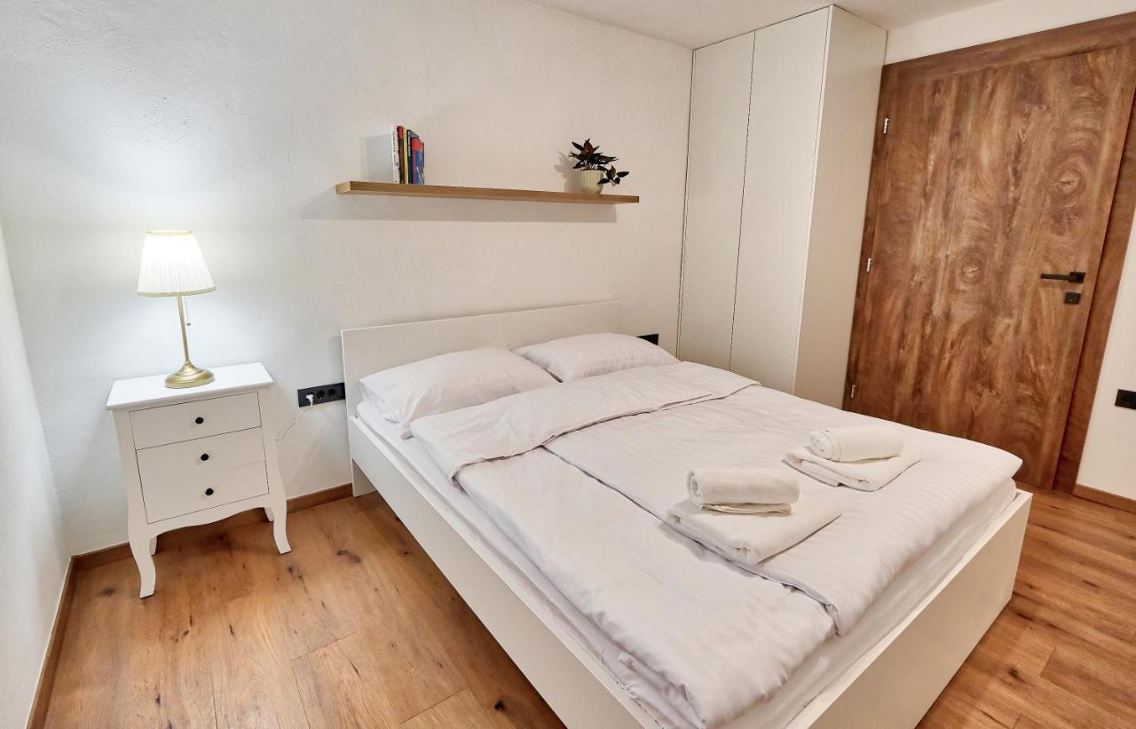 Auzlak Hisa, Apartments. Apartment *