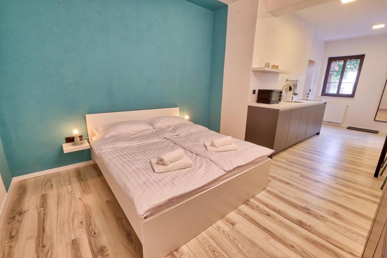 Auzlak Hisa, Apartments. Apartment *