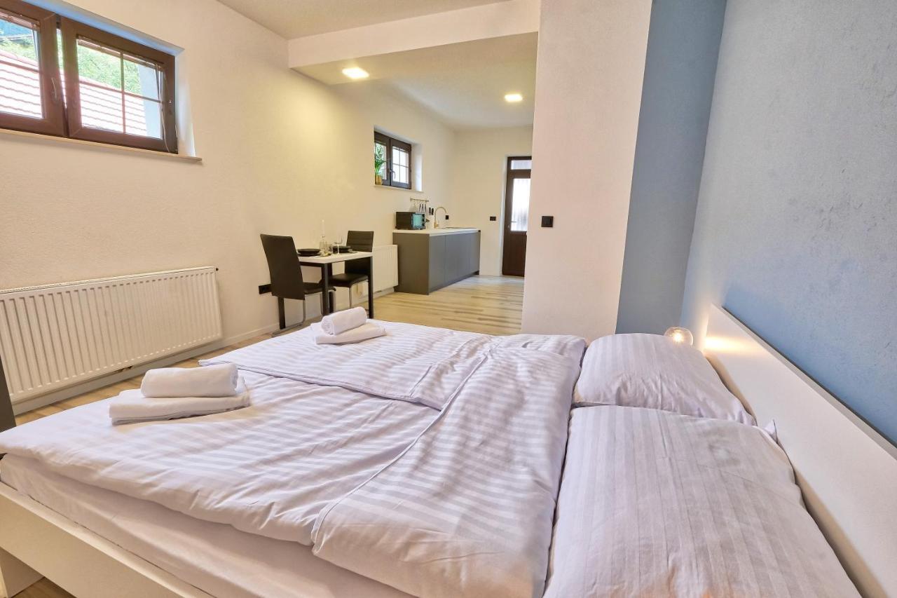 Auzlak Hisa, Apartments. Appartement Luče
